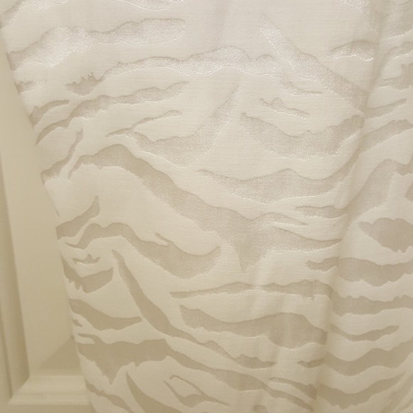 Dress - Picture 8 of 8